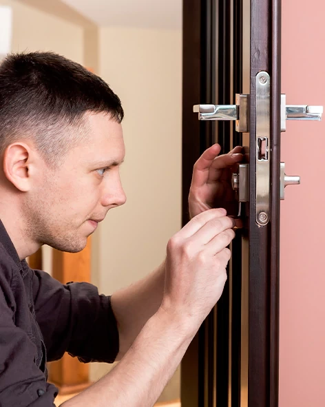 : Professional Locksmith For Commercial And Residential Locksmith Services in Oswego