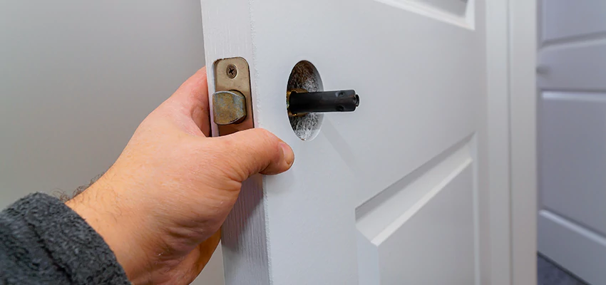 Nighttime Locksmith For Lock Repair in Oswego, IL