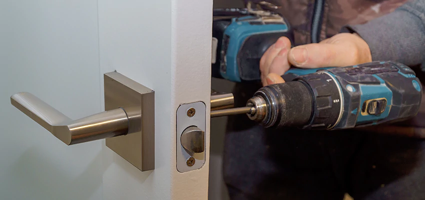 Broken Door Handle Lock Repair in Oswego, Illinois